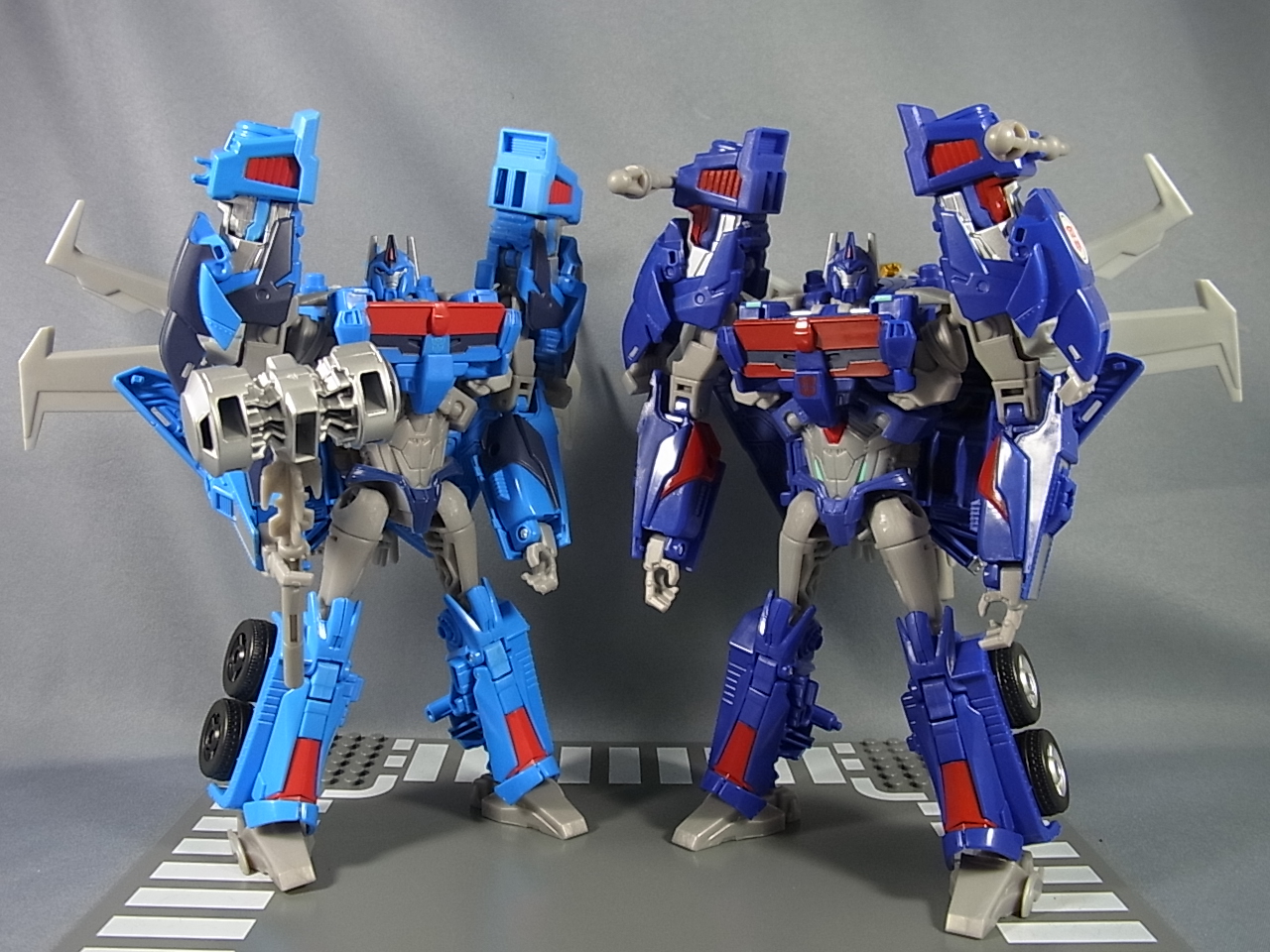 In-Hand Images of Transformers Adventure TAV14 Japanese